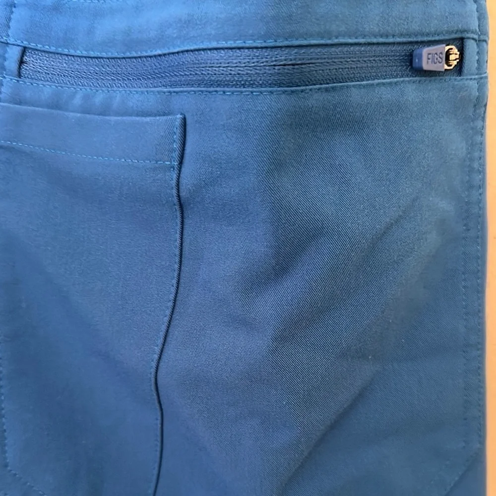 Figs Blue Joggers with Elastic Waistband and Relaxed Fit
